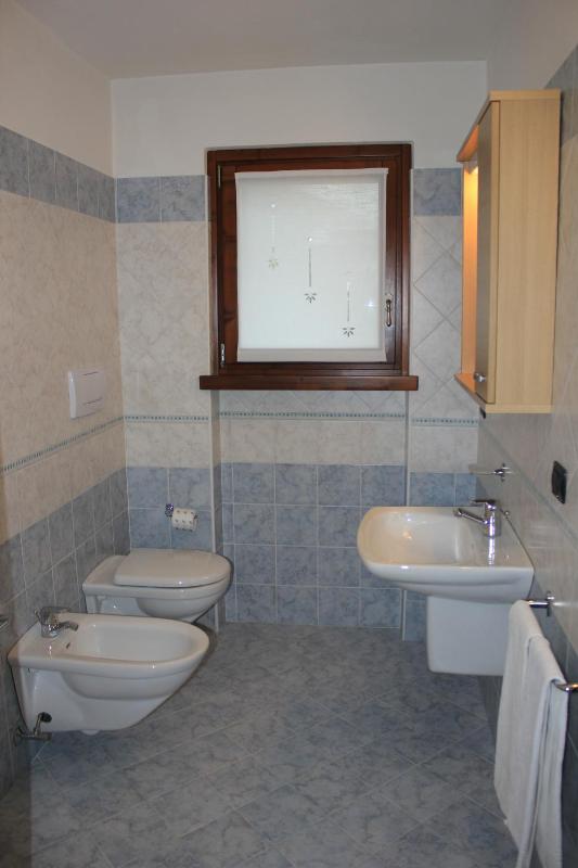 One-Bedroom Apartment image 2