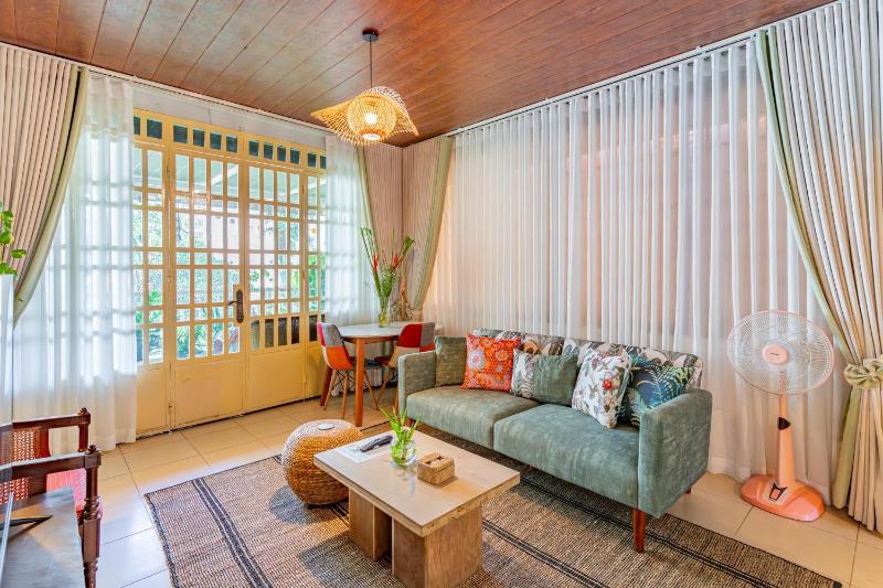 Cozy 1990s Khmer Style Flat in Heart of Tonle Bassac - image 16