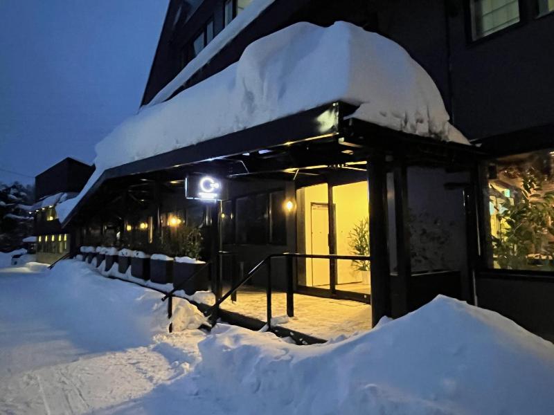 Ski-in Ski-out Iwatake Apartments - image 13