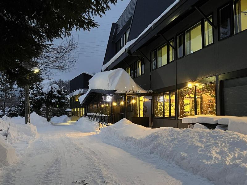 Ski-in Ski-out Iwatake Apartments - image 14