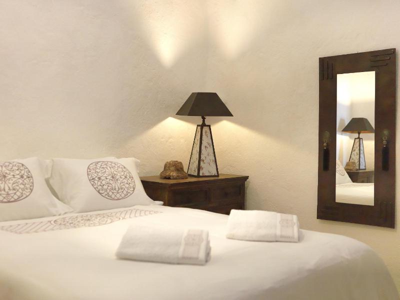 Three-Bedroom House-Lino image 4