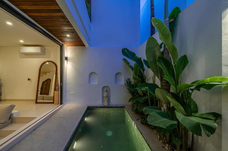 Nova Villa Resort Canggu - Stylish 1 & 2 Bedroom Pool Villas - image 5