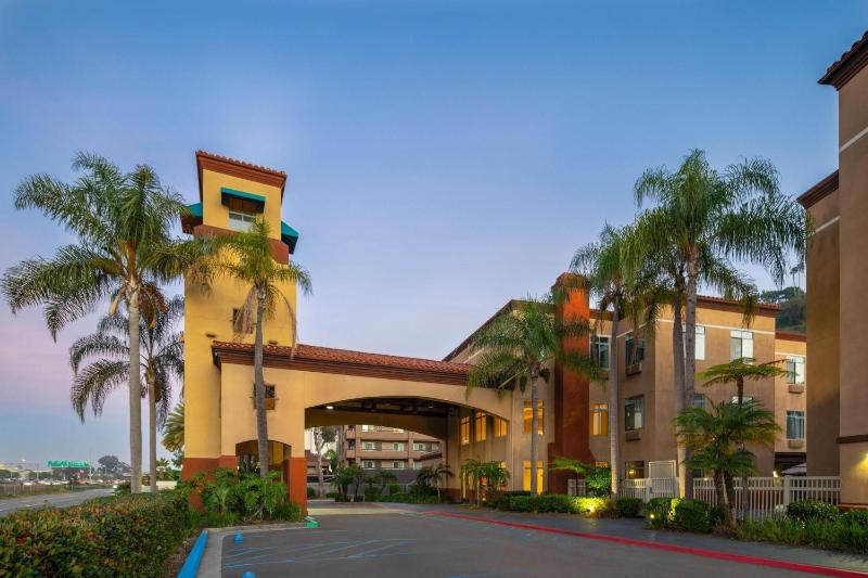 Ramada Suites by Wyndham San Diego/Hotel Circle Area - image 12
