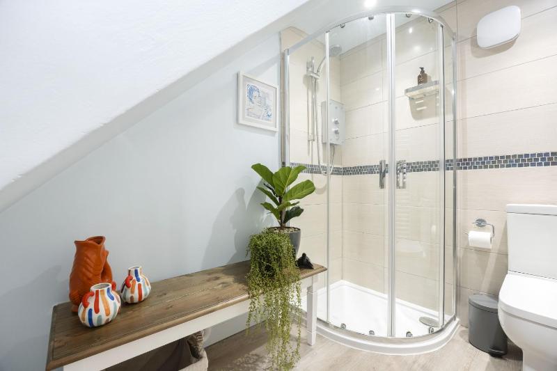 Stylish 1-Bed Apartment in Fairview - image 16