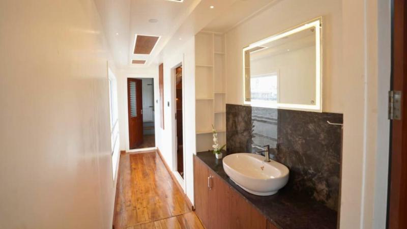 White Rose House Boat - image 22