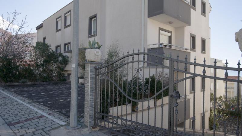 Apartman Niko by Villas Guide - image 10