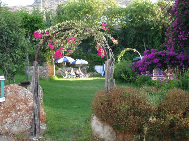 Iliostasi Beach Apartments - image 38