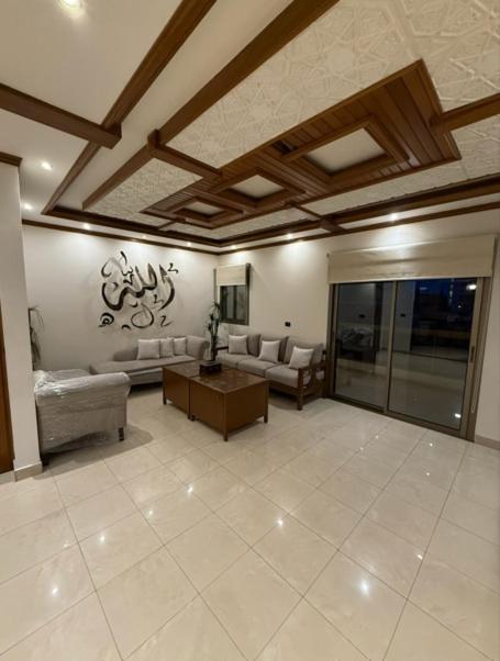 Bright Sea-View Stay in Ain El Mreisseh - image 1