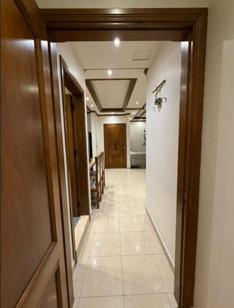 Bright Sea-View Stay in Ain El Mreisseh - image 5