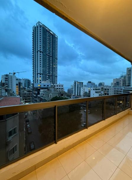 Bright Sea-View Stay in Ain El Mreisseh - image 13