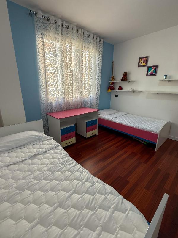 Sea View Apartment - image 8