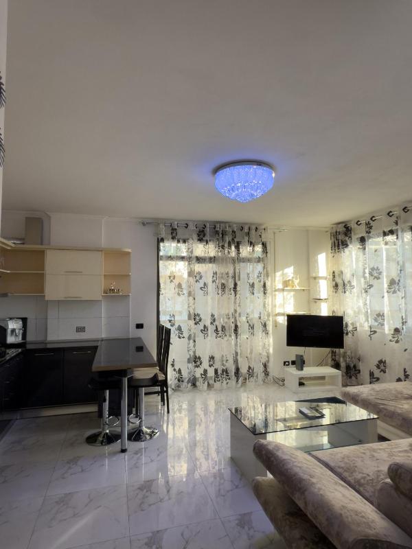 Sea View Apartment - image 5