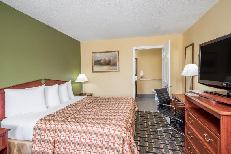  King Room  image 4