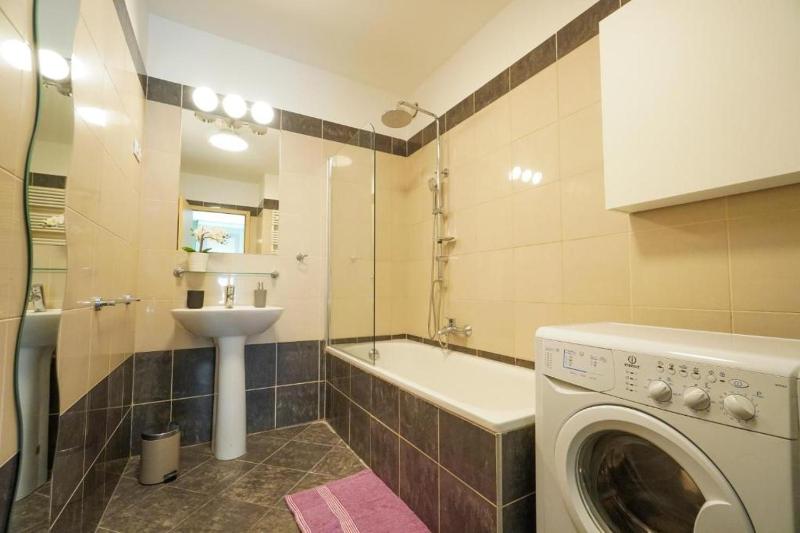 Jasmin Apartment at Gozsdu with free garage - image 11