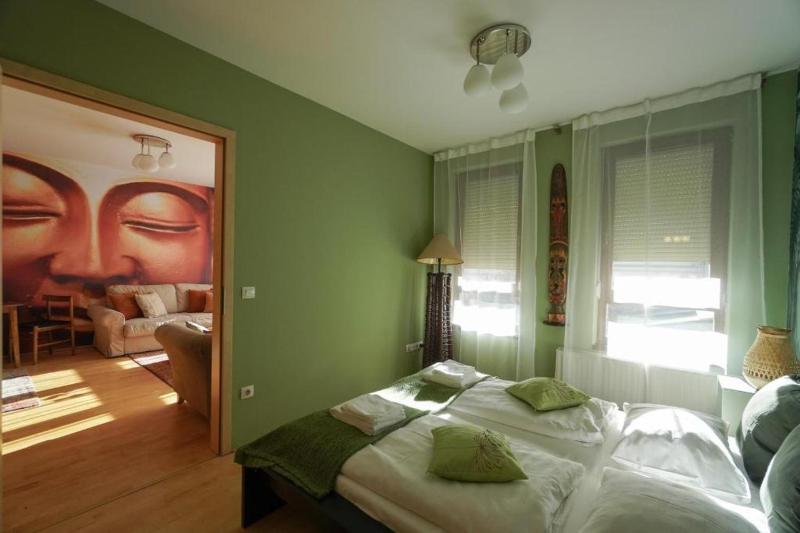 Jasmin Apartment at Gozsdu with free garage - image 6