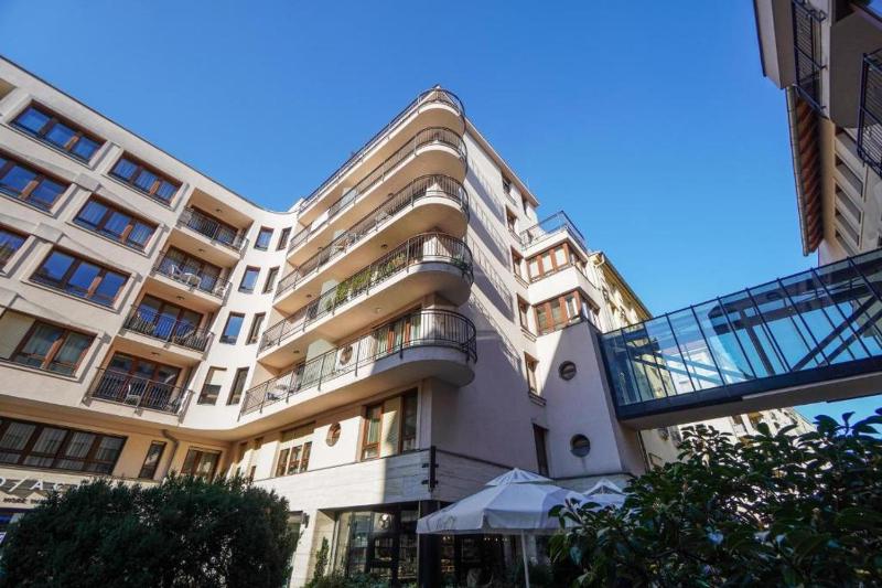 Jasmin Apartment at Gozsdu with free garage - image 2