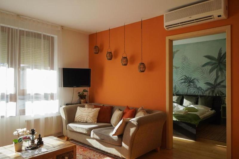 Jasmin Apartment at Gozsdu with free garage - image 4