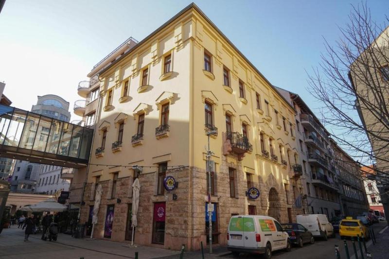 Jasmin Apartment at Gozsdu with free garage - image 13