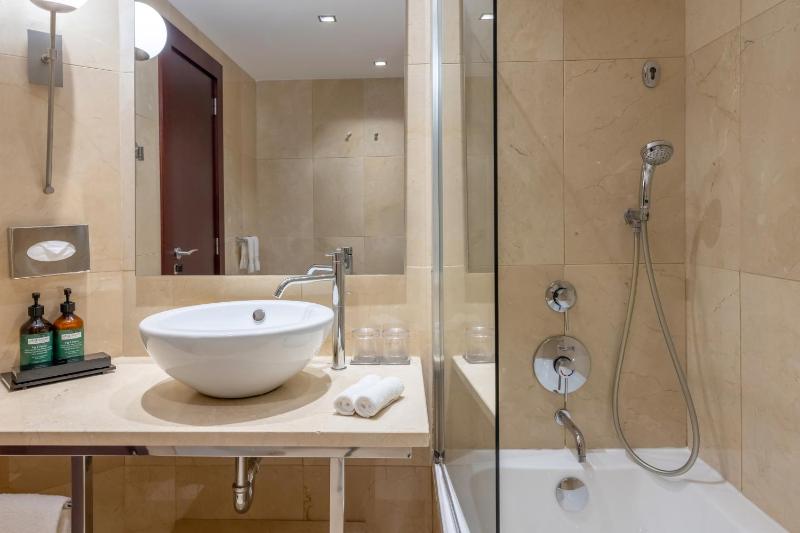 Crowne Plaza Porto By IHG - image 9