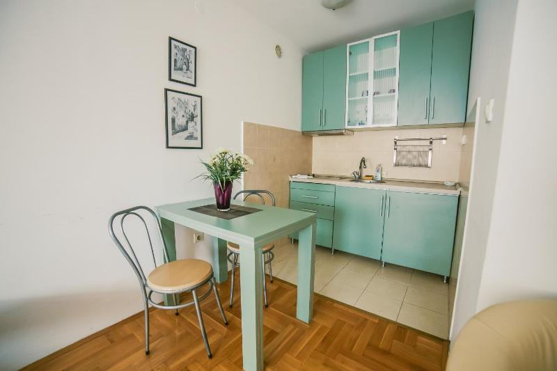 Apartment Stela - image 12