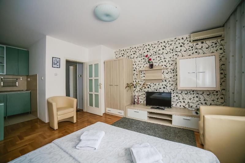 Apartment Stela - image 13