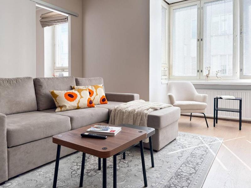 Spacious one-bedroom apartment on a pedestrian street right in the city center - image 9