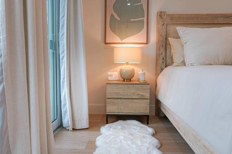 Luxury Beach Cottage - image 2