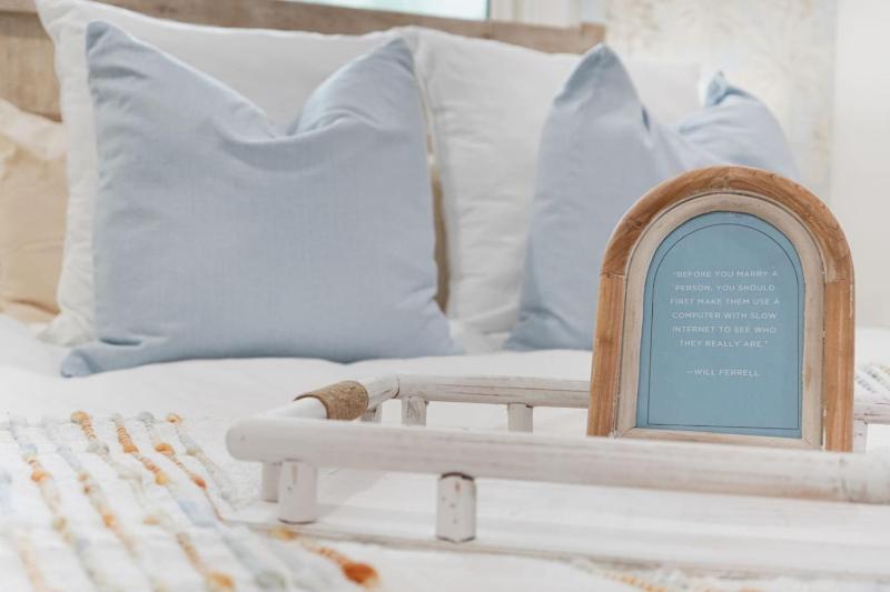 Luxury Beach Cottage - image 12
