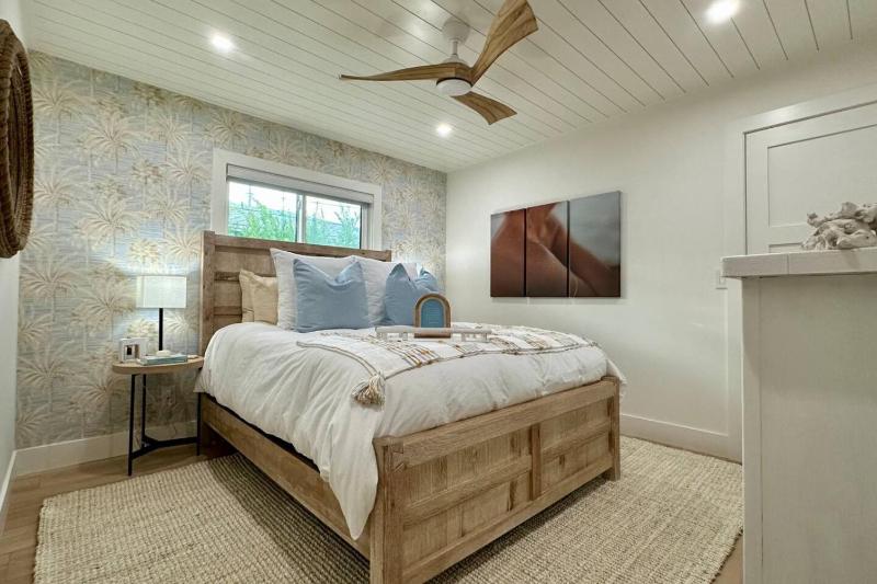Luxury Beach Cottage - image 5