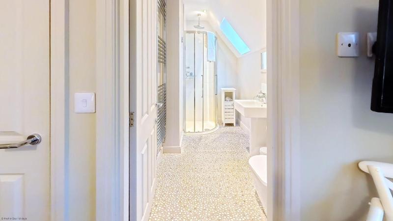 Seashells Cottage - Part of the The Bay Filey Holiday Village with pool gym and direct beach access pub restaurant tennis and meadows walks - image 35