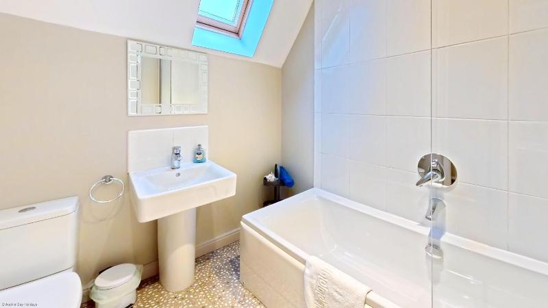 Seashells Cottage - Part of the The Bay Filey Holiday Village with pool gym and direct beach access pub restaurant tennis and meadows walks - image 36