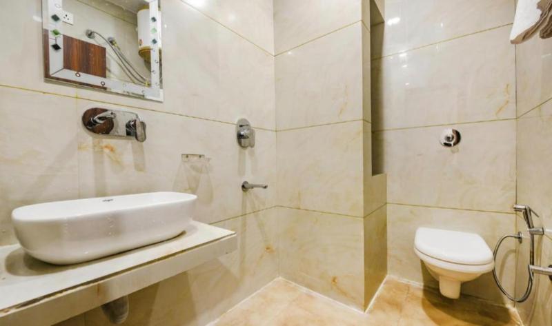Hotel SSR stay near golden temple - image 12