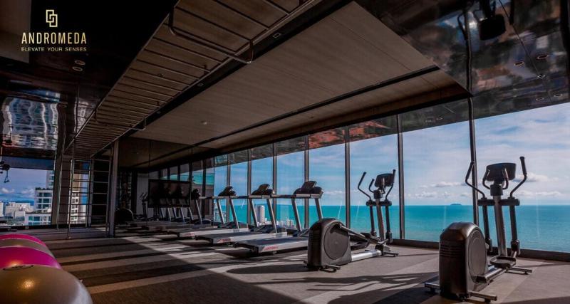 High end large sea view studio - image 15