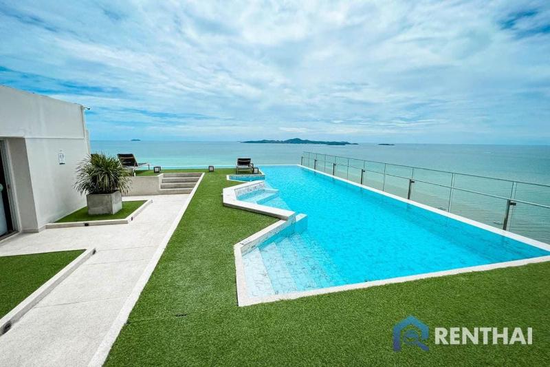 High end large sea view studio - image 14