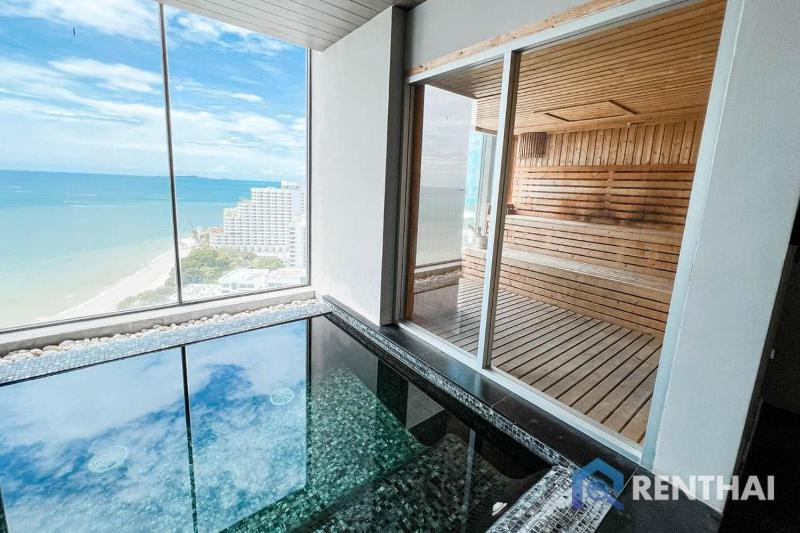 High end large sea view studio - image 11