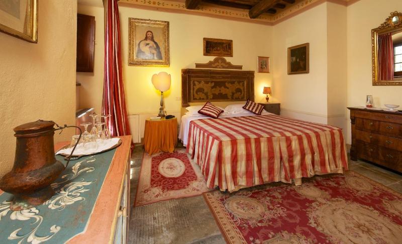 Classic Double Room Ground Floor image 3
