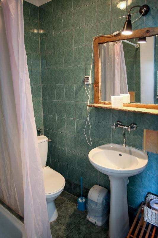 Quadruple Room with Private Bathroom image 2