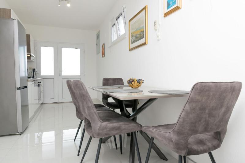 House Ratac - image 30