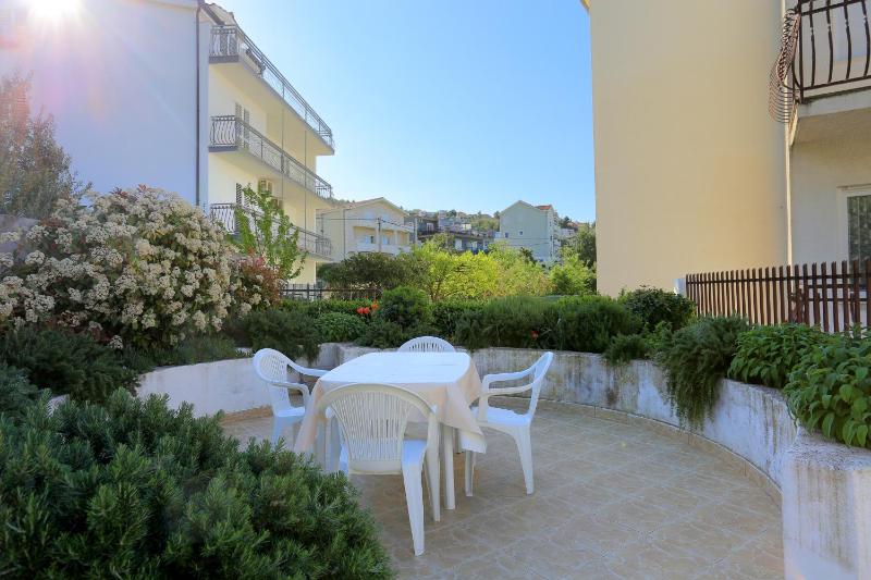 Apartments with parking space Podstrana Split - 10249 - image 30