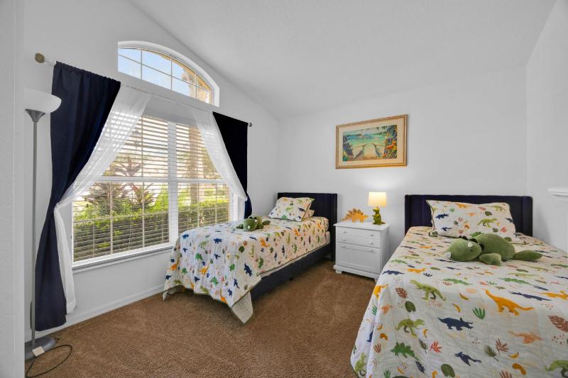 Spacious Emerald Home with Pool Lanai Near Disney - image 28