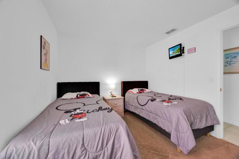 Spacious Emerald Home with Pool Lanai Near Disney - image 42