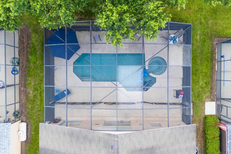 Spacious Emerald Home with Pool Lanai Near Disney - image 18