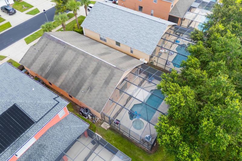 Spacious Emerald Home with Pool Lanai Near Disney - image 33