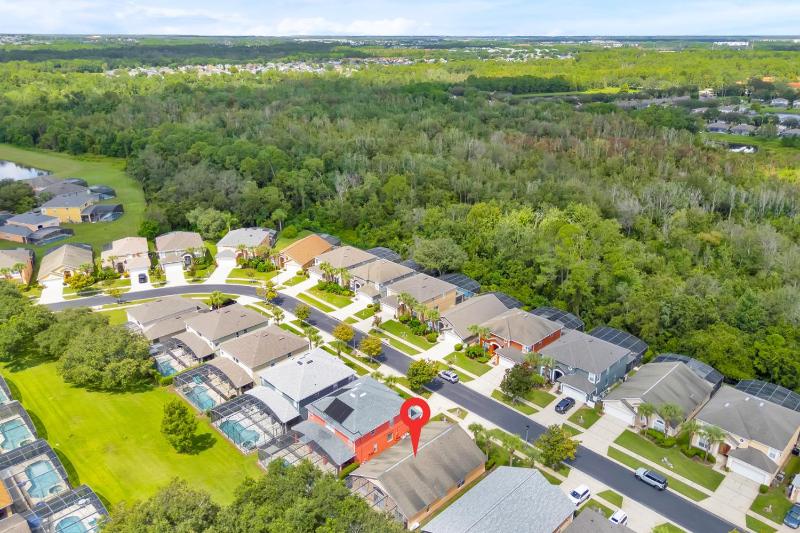 Spacious Emerald Home with Pool Lanai Near Disney - image 37