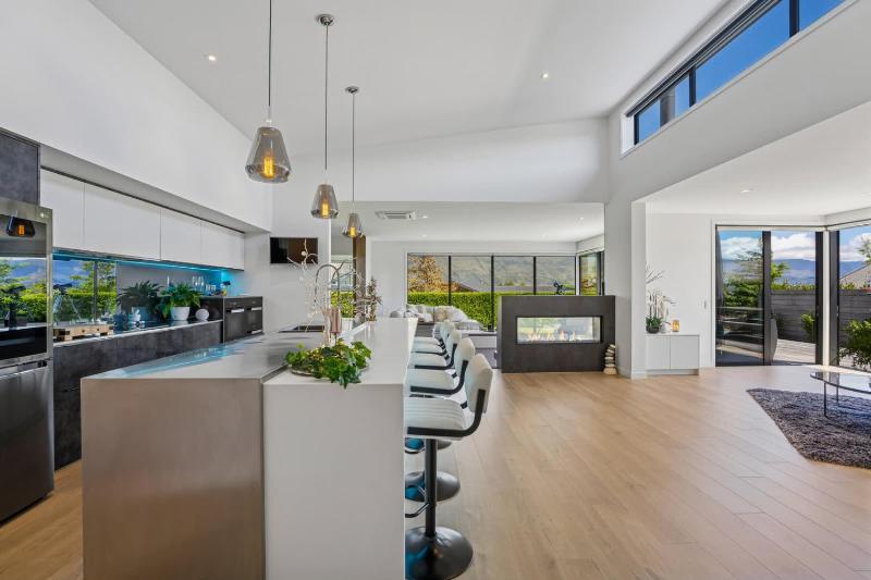 Diamond on the Peninsula - image 4