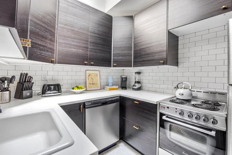 The West Village Penthouse Huge Windows Desk Skylights Cobblestone Street - image 9