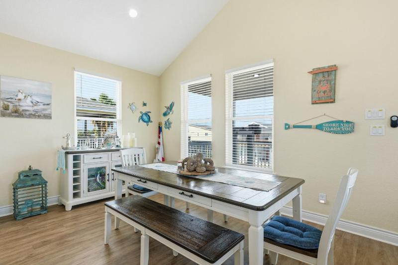 Walk to Beach Deck Patio Fenced Yard - image 41