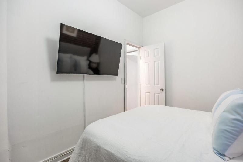 West Village 1BR Gem Historic Brownstone WiFi - image 7