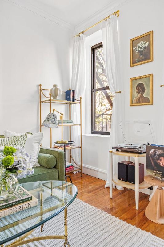 West Village 1BR Gem Historic Brownstone WiFi - image 2