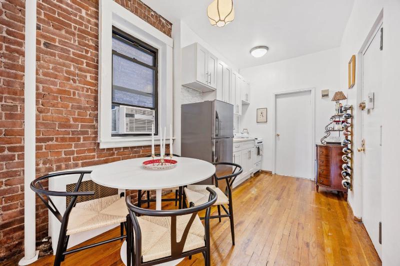 West Village 1BR Gem Historic Brownstone WiFi - image 11